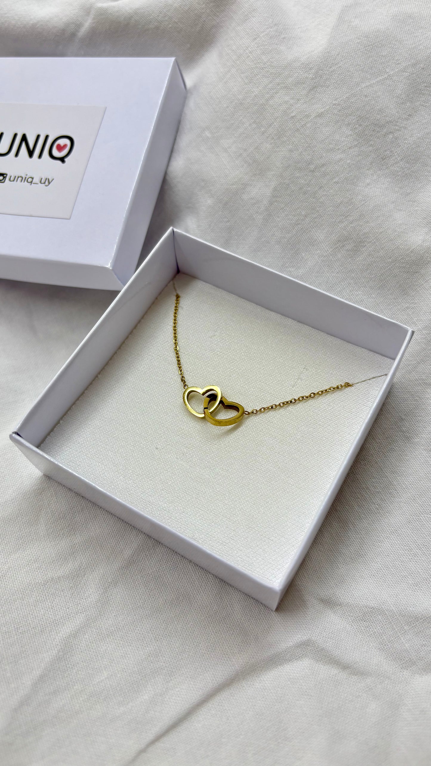 Collar de Corazones Entrelazados