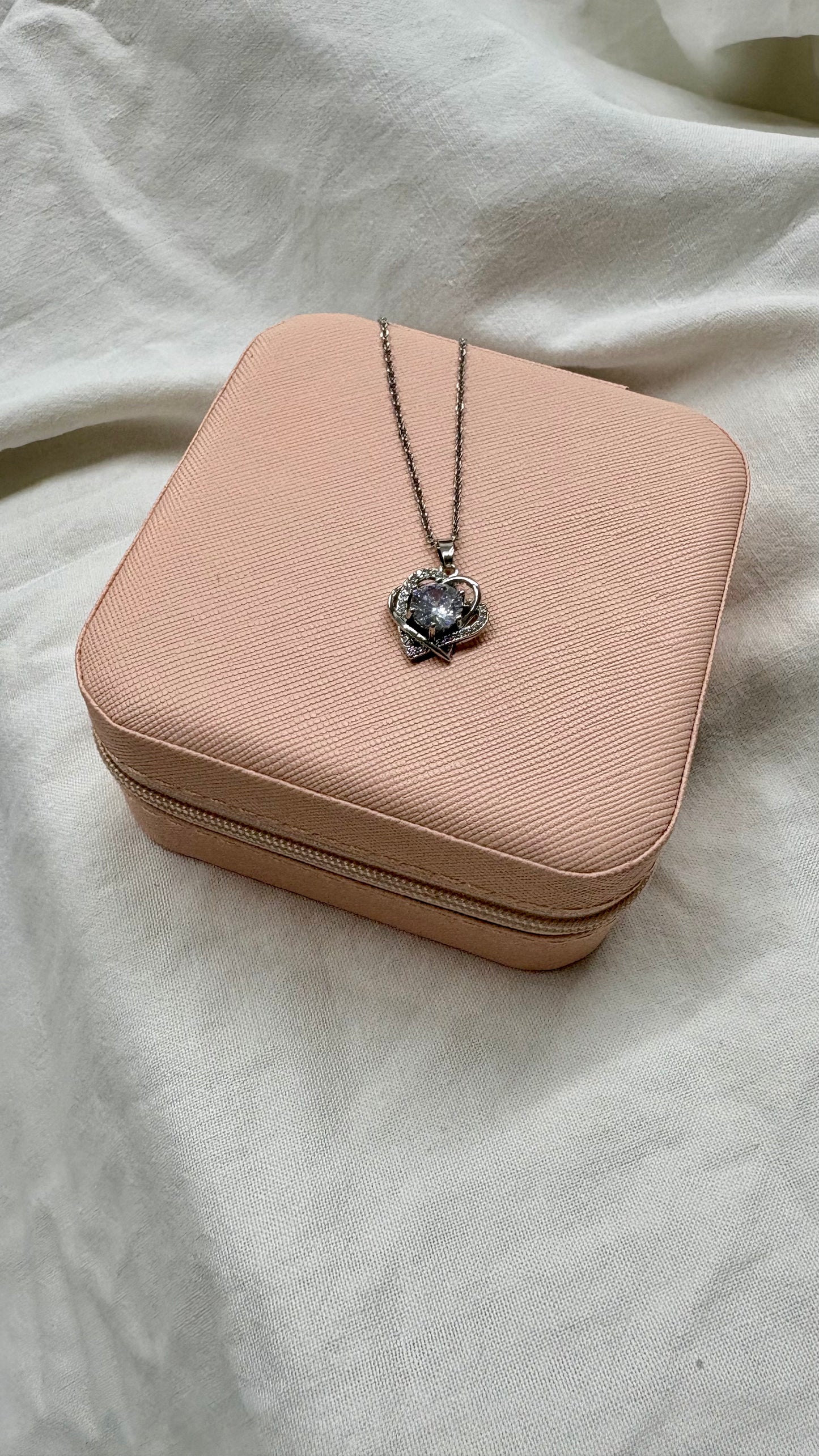 Collar de Brillos + Joyero de Viaje