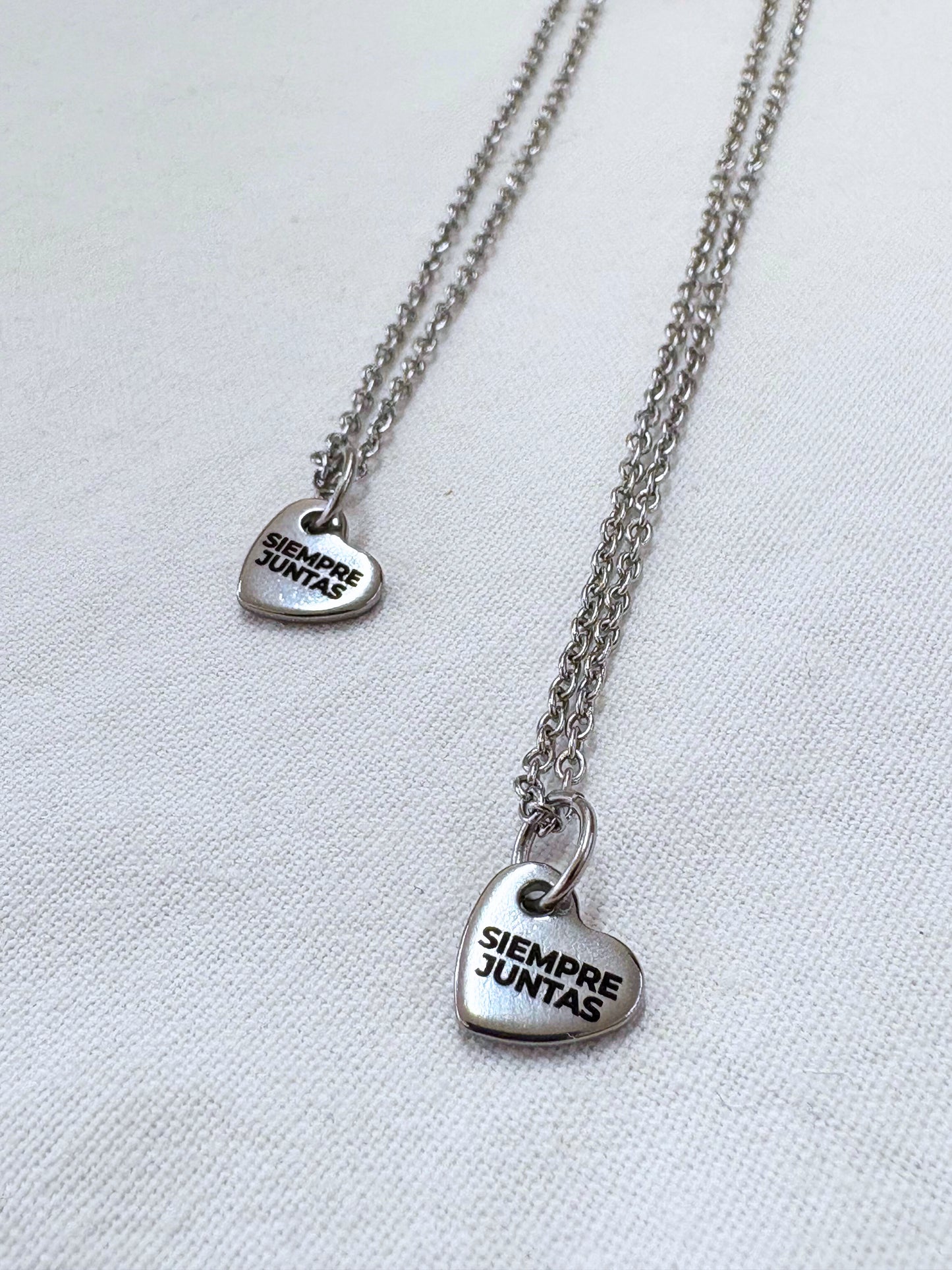Par de collares corazón mini