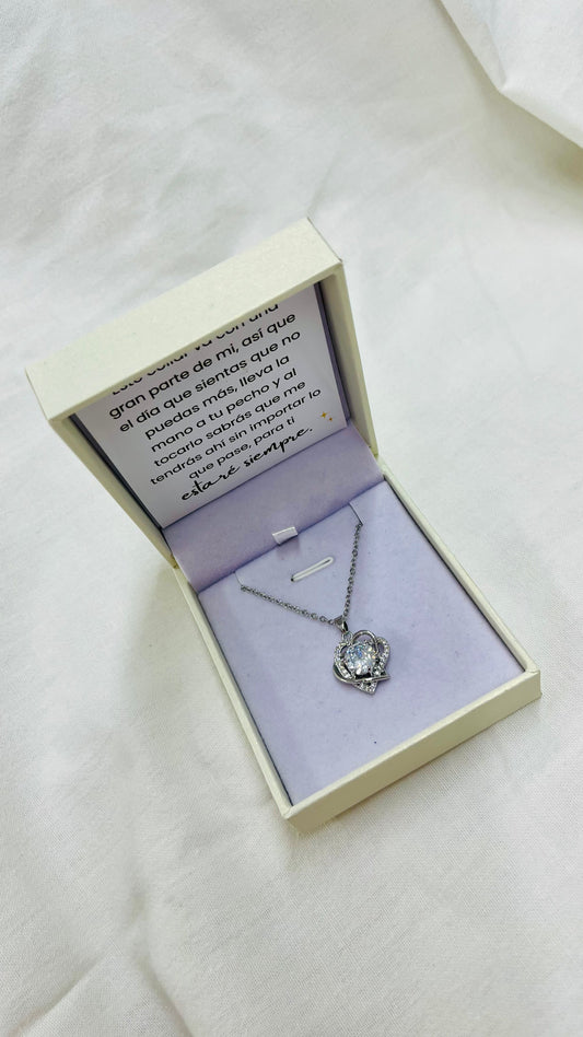 Collar de Corazón con Brillos